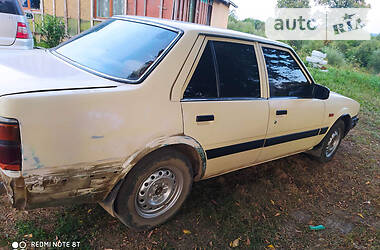 Седан Mazda 626 1986 в 