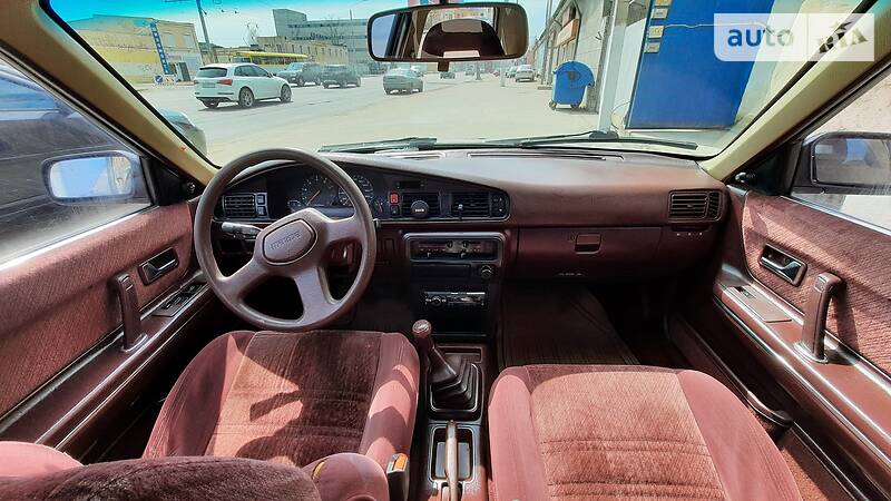 Седан Mazda 626 1989 в Одессе