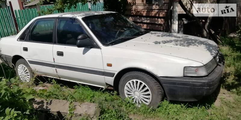 Седан Mazda 626 1989 в Киеве