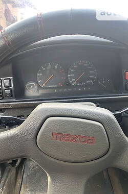 Седан Mazda 626 1990 в Жовкве