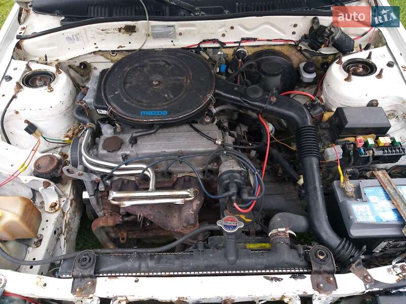 Хэтчбек Mazda 626 1987 в Поляне