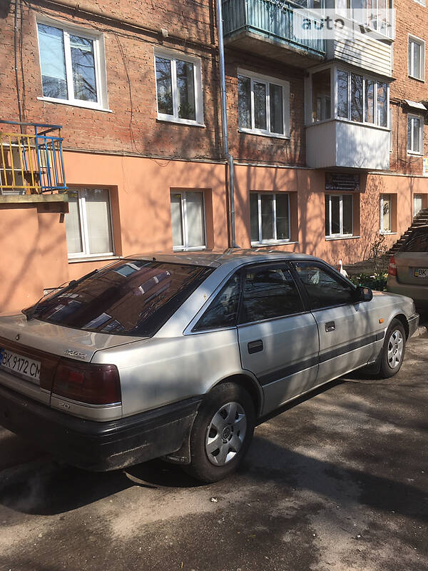 Хэтчбек Mazda 626 1989 в Ровно
