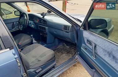 Седан Mazda 626 1990 в Одессе