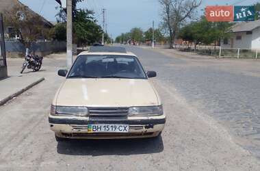 Седан Mazda 626 1988 в Рени