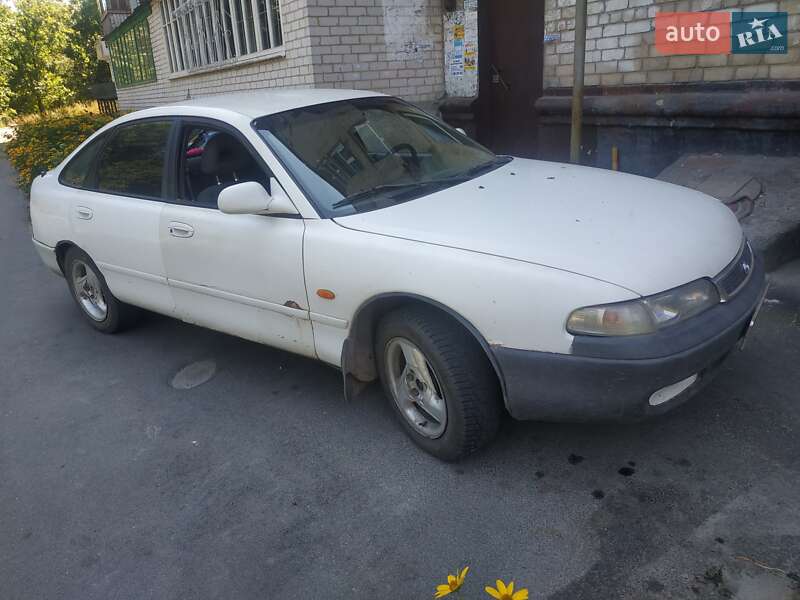 Хэтчбек Mazda 626 1995 в Светловодске