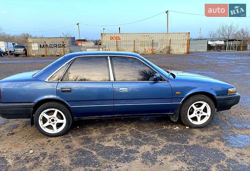 Седан Mazda 626 1989 в Николаеве