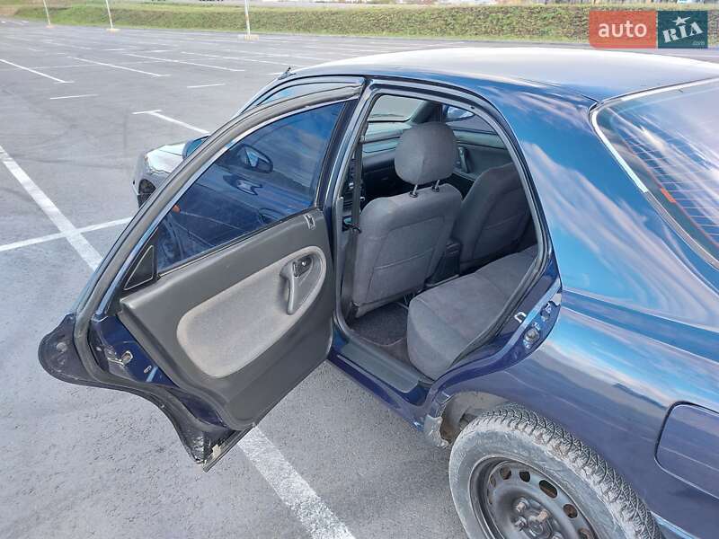 Седан Mazda 626 1996 в Львове