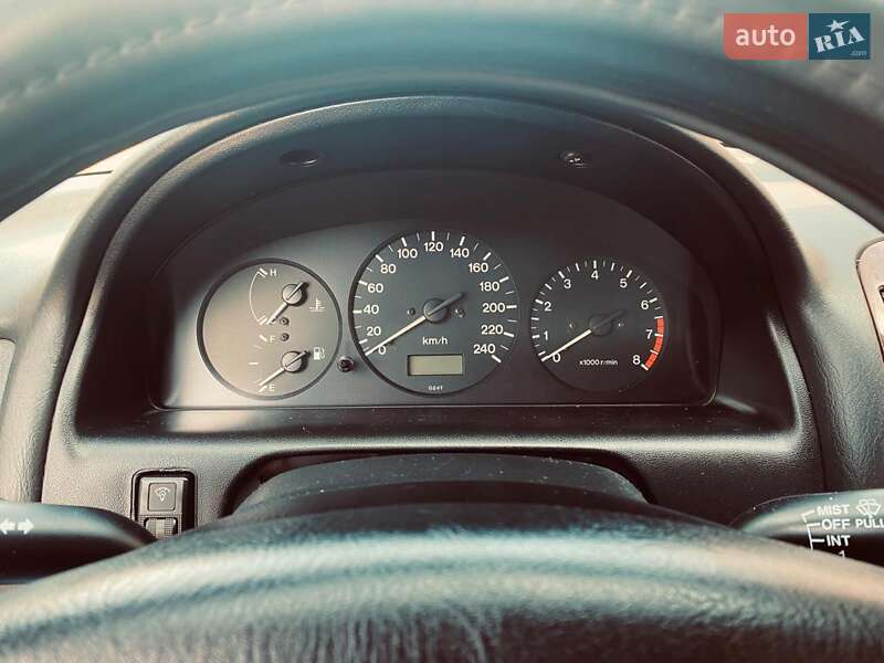 Седан Mazda 626 1998 в Славуті