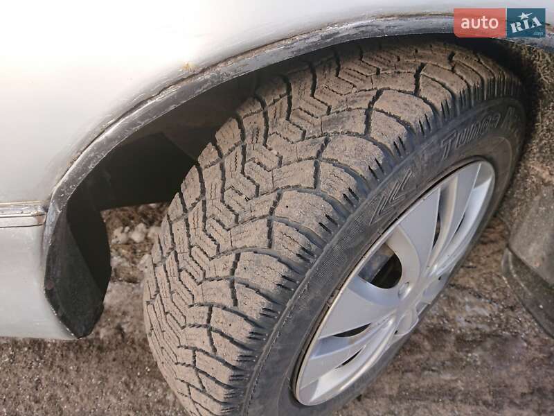 Хетчбек Mazda 626 1993 в Люботині фото 4 Хетчбек Mazda 626 1993 в Люботині