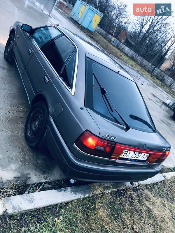 Седан Mazda 626 1989 в Кам'янець-Подільському