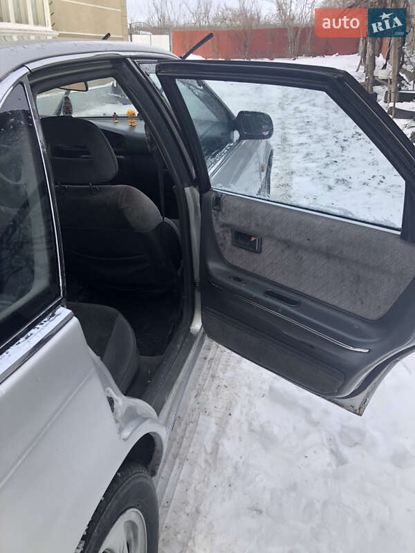 Хэтчбек Mazda 626 1988 в Черновцах