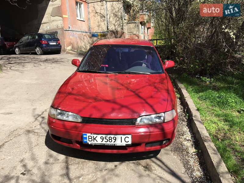 Седан Mazda 626 1993 в Ровно