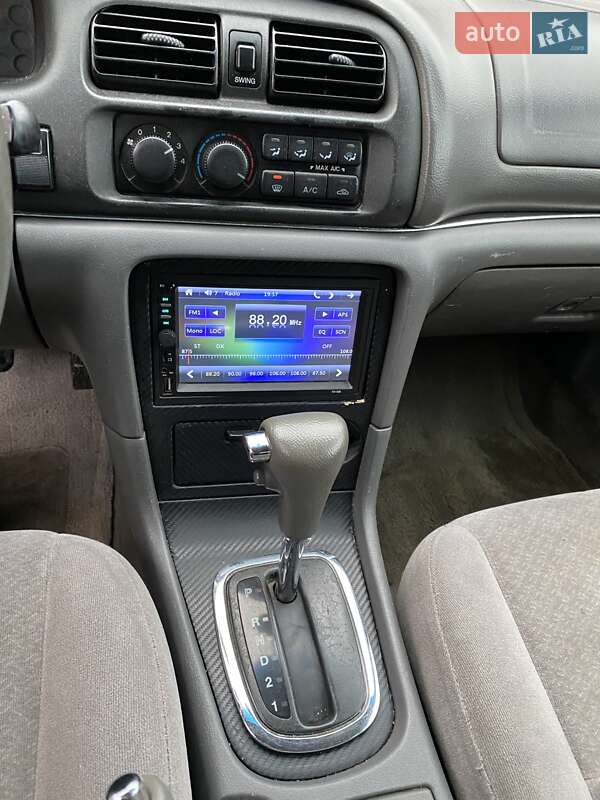 Седан Mazda 626 2001 в Иршаве