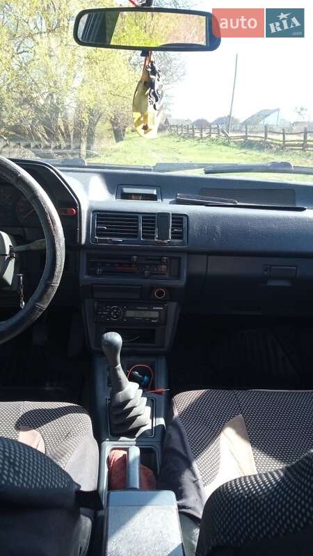 Седан Mazda 626 1986 в Славуте