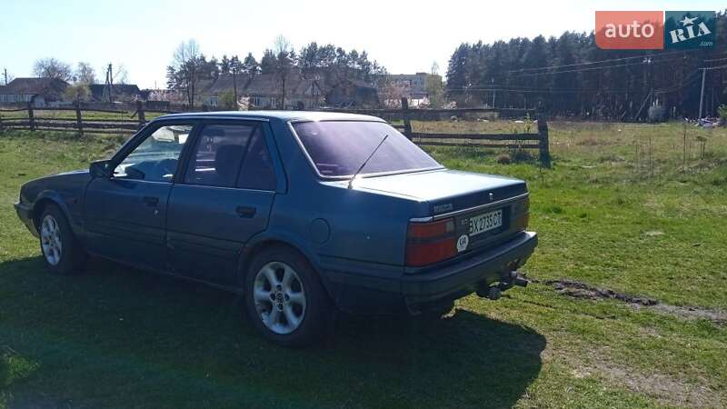 Седан Mazda 626 1986 в Славуте