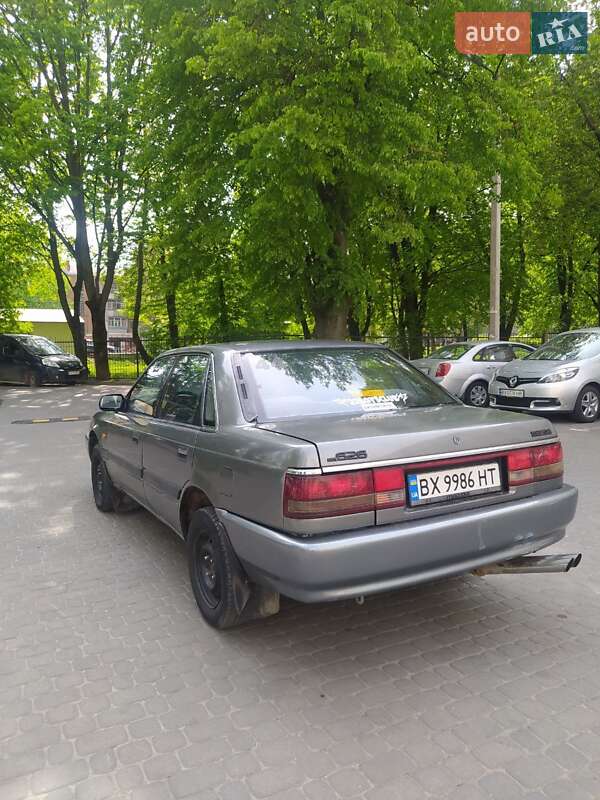 Седан Mazda 626 1988 в Хмельницком