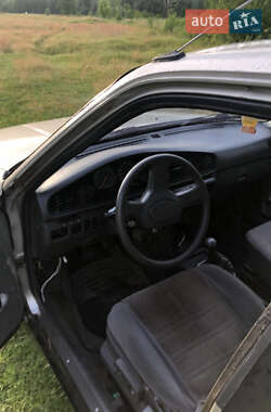 Седан Mazda 626 1987 в Миргороде