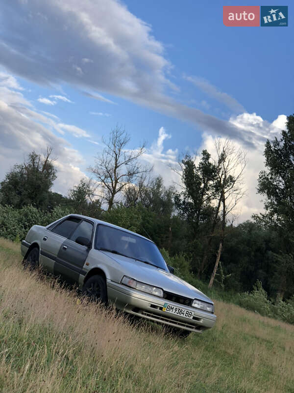 Седан Mazda 626 1987 в Миргороде