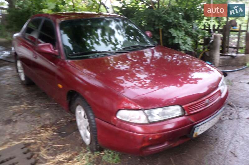 Седан Mazda 626 1993 в Апостолово