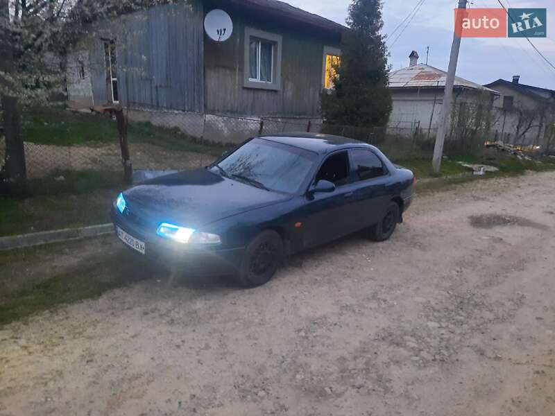 Седан Mazda 626 1992 в Долині