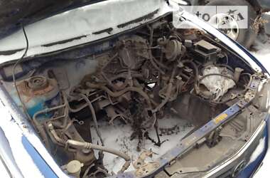 Седан Mazda 626 2000 в 
