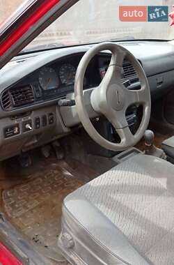 Седан Mazda 626 1990 в 
