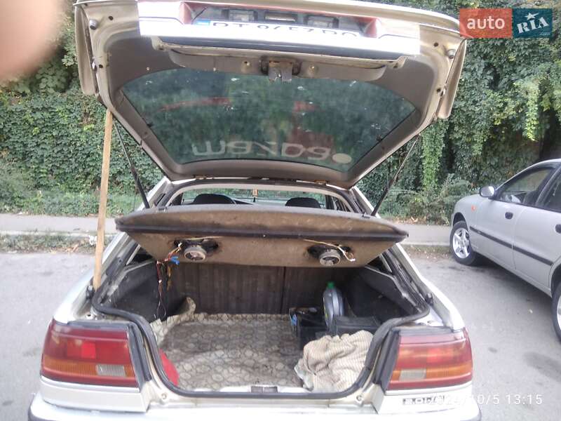 Хэтчбек Mazda 626 1989 в Херсоне