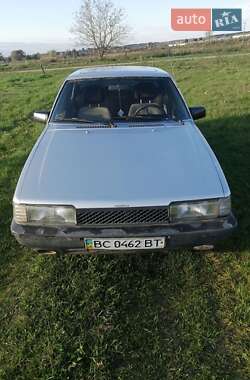 Седан Mazda 626 1985 в Ровно