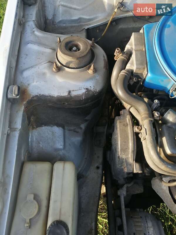 Седан Mazda 626 1985 в Рівному