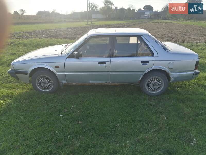 Седан Mazda 626 1985 в Рівному