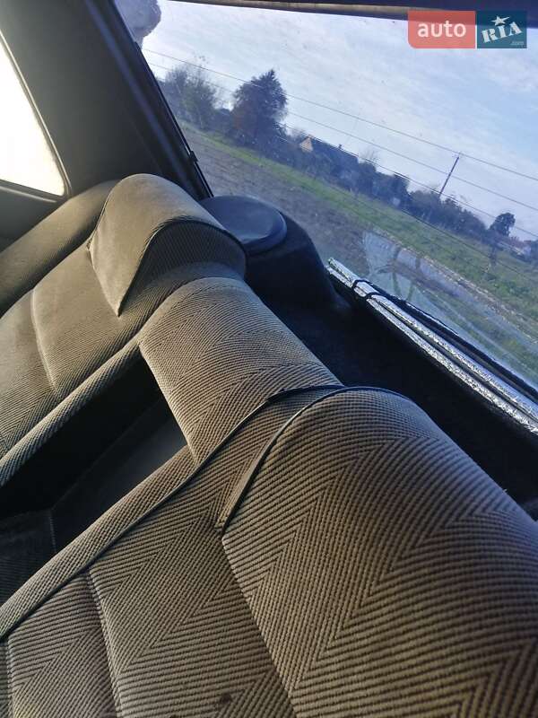 Седан Mazda 626 1985 в Рівному