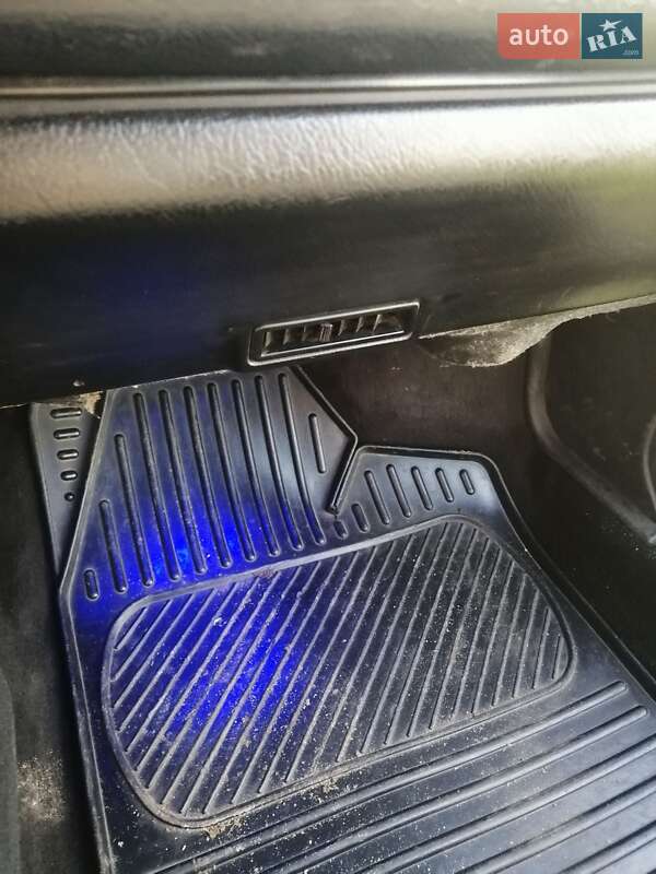 Седан Mazda 626 1985 в Рівному