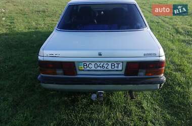 Седан Mazda 626 1985 в Ровно