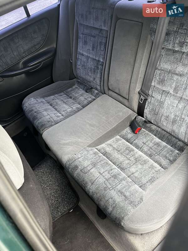 Седан Mazda 626 1998 в Каневе