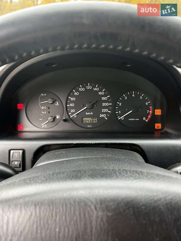 Седан Mazda 626 1998 в Каневе