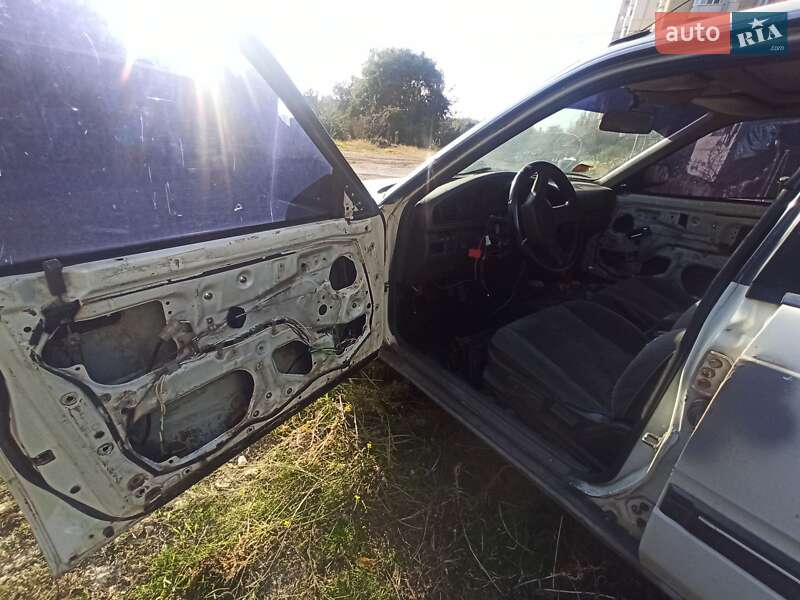 Хэтчбек Mazda 626 1989 в Николаеве фото 5 Хэтчбек Mazda 626 1989 в Николаеве