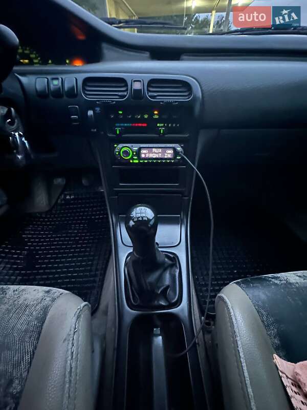 Седан Mazda 626 1994 в Шпикове