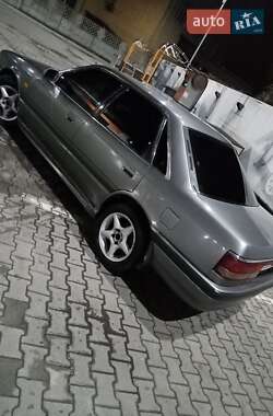 Седан Mazda 626 1990 в Чернівцях