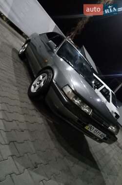 Седан Mazda 626 1990 в Черновцах