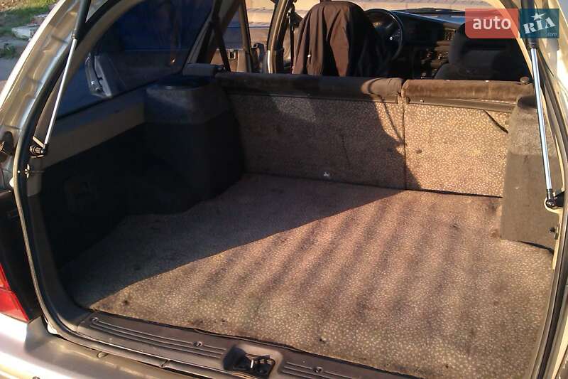 Универсал Mazda 626 1988 в Александрие