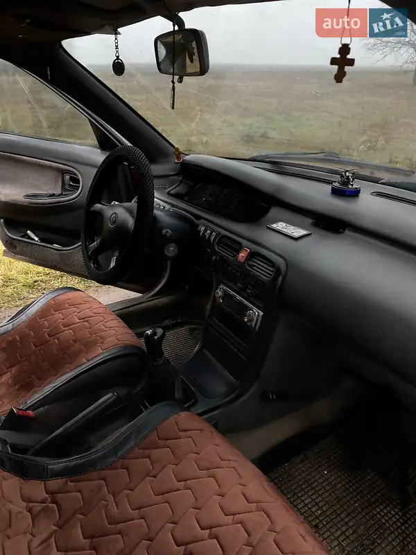 Седан Mazda 626 1992 в 