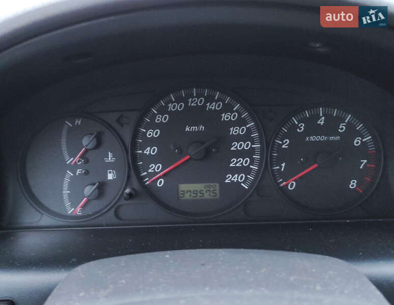 Хэтчбек Mazda 626 2000 в Киеве