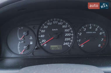 Хэтчбек Mazda 626 2000 в 