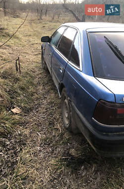 Хетчбек Mazda 626 1988 в Чернівцях