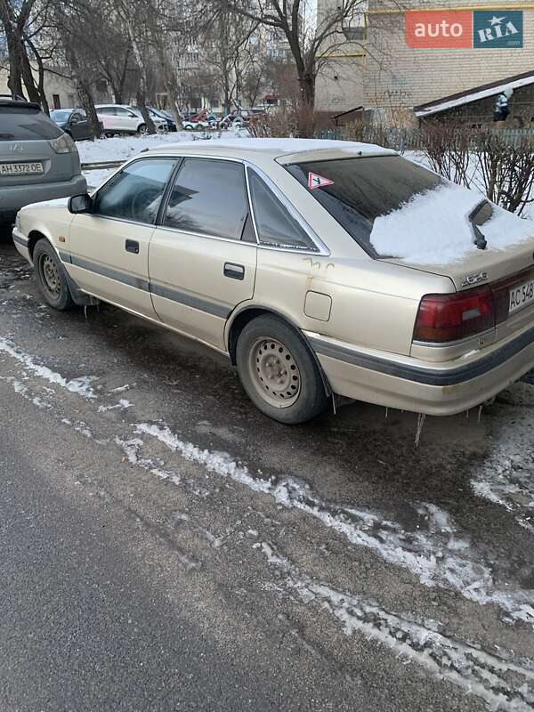 Седан Mazda 626 1992 в 