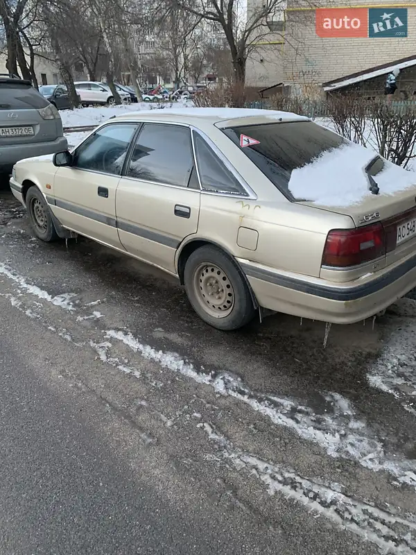 Седан Mazda 626 1992 в 