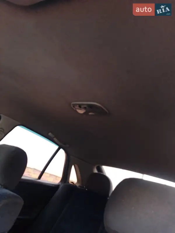 Хэтчбек Mazda 626 1998 в 