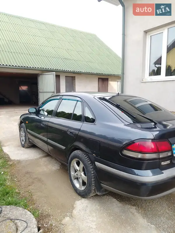 Хэтчбек Mazda 626 1998 в 