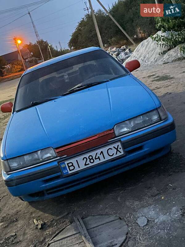 Хэтчбек Mazda 626 1987 в 