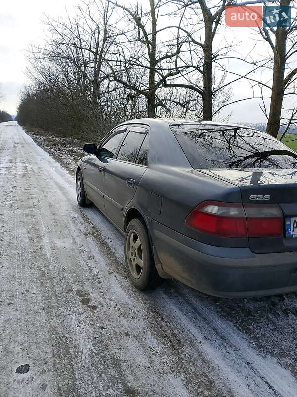 Седан Mazda 626 1997 в Теплику